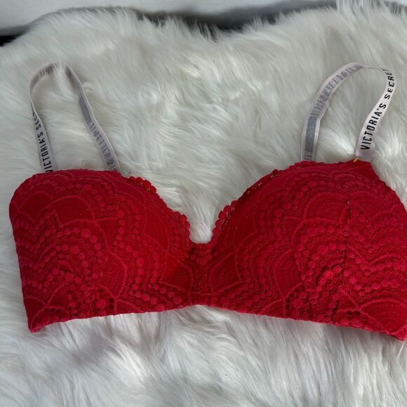 Victoria's Secret Lightly Lined Red T-Shirt Bra Sz 34DD - Picture 2 of 9